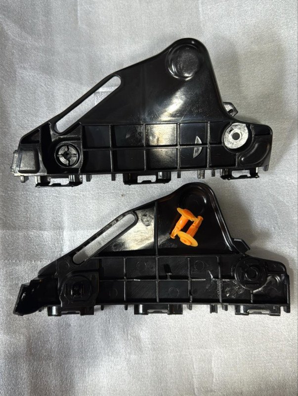 Soporte de Envolvente RH Toyota Hilux Kun 05/11