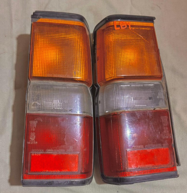 Faro Trasero Nissan Terrano LBY LH (usado)