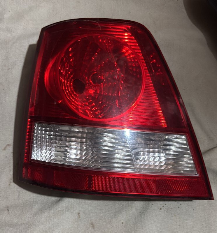 Faro Trasero Kia Sorento LH (usado)