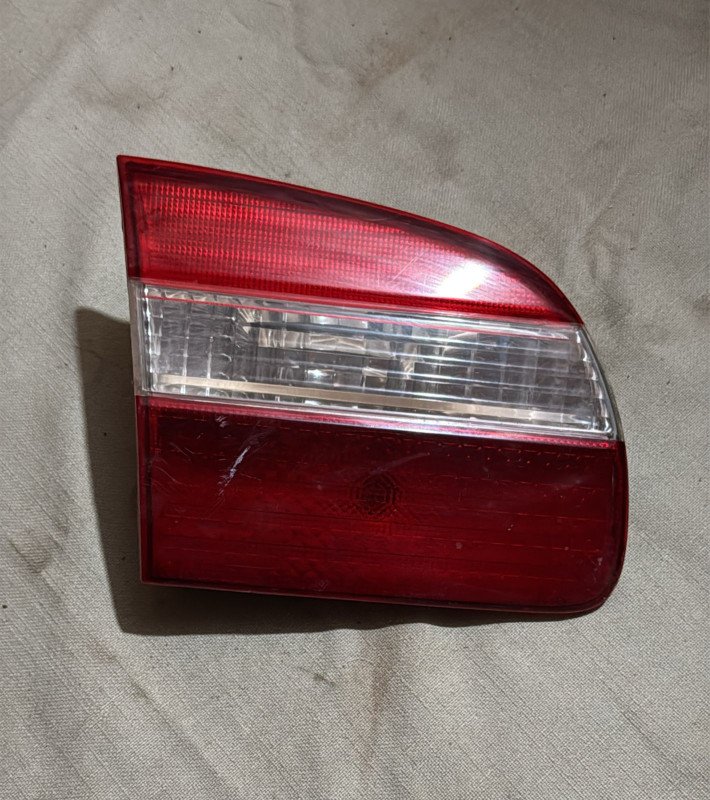 Faro trasero Toyota Corollita LH (usado)