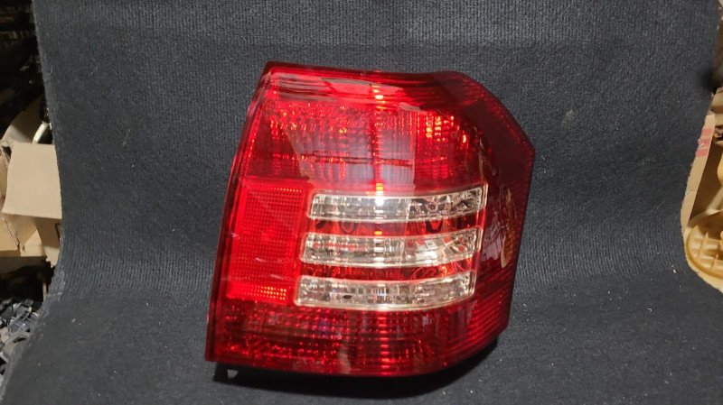 Faro trasero Toyota Runx 04 LH  (usado)