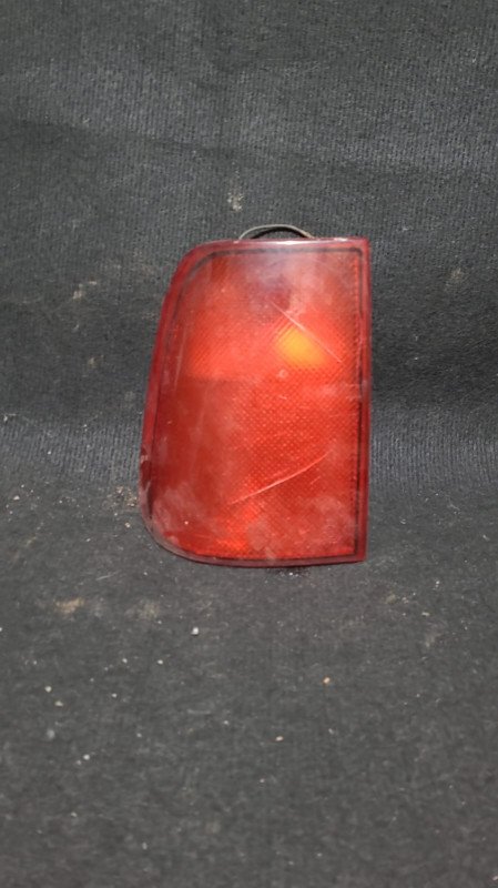 Faro trasero Nissan Mistral LH (usado)