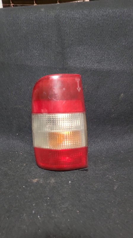Faro Trasero Toyota Blazer LH (usado)