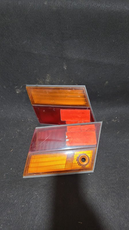 Faro Trasero Nissan Sunny Saloon tapa trasera (par)