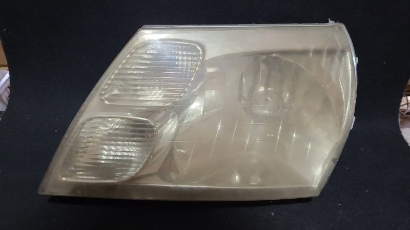 Faro delantero toyota Gran Hiace LH