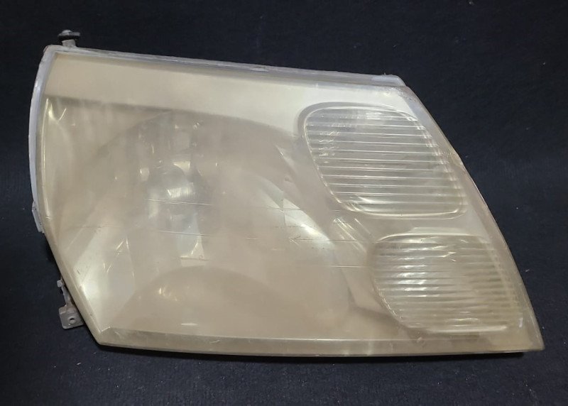 Faro delantero toyota Gran Hiace  RH 