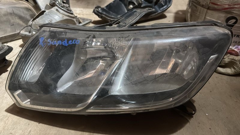 Faro delantero Sandero RH 