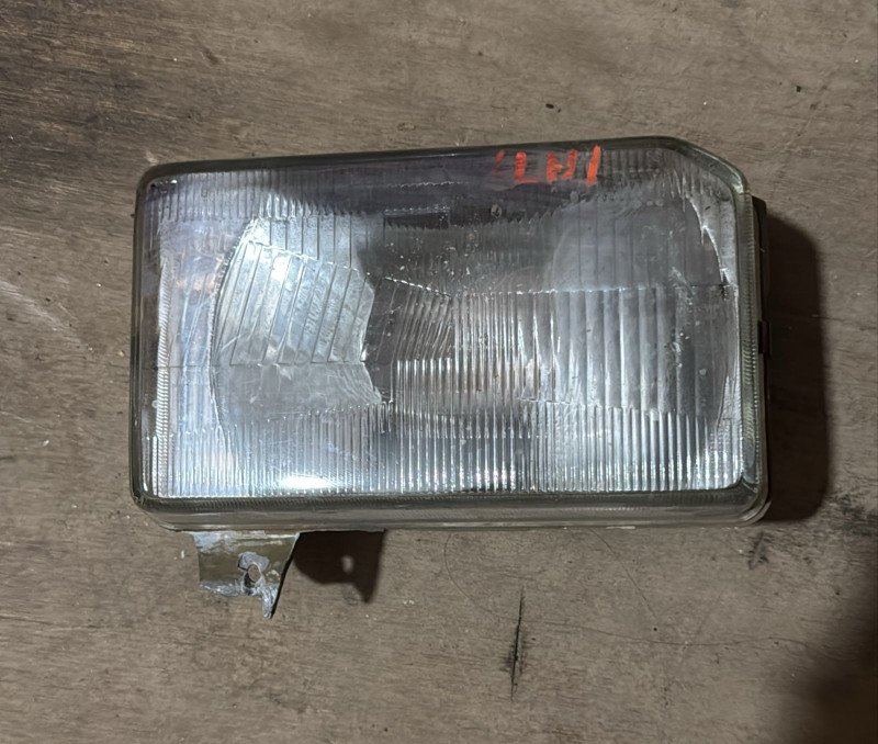 Faro delantero  Nissan LBY LH 