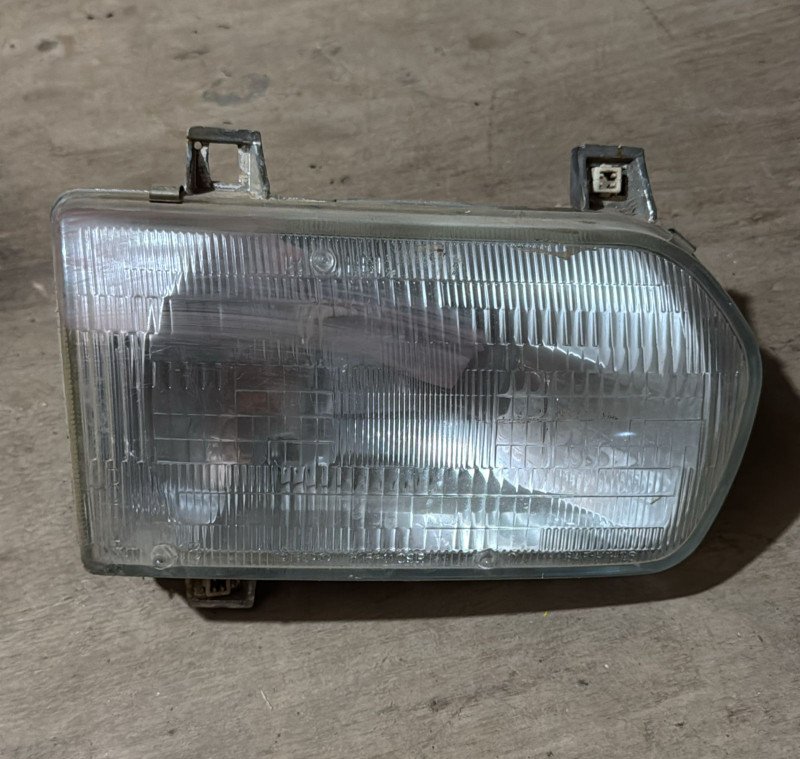Faro delantero Nissan PR50 RH 