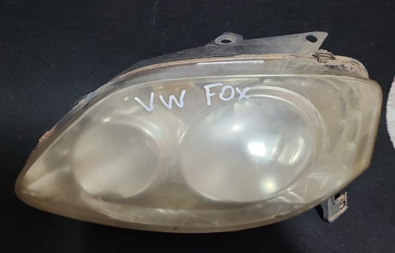 Faro delantero VW Fox 04  RH 