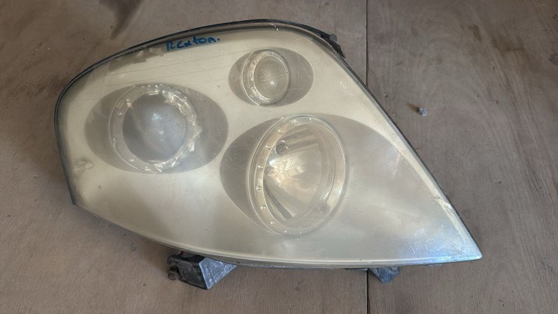 Faro delantero Ssangyong Rexton  LH 