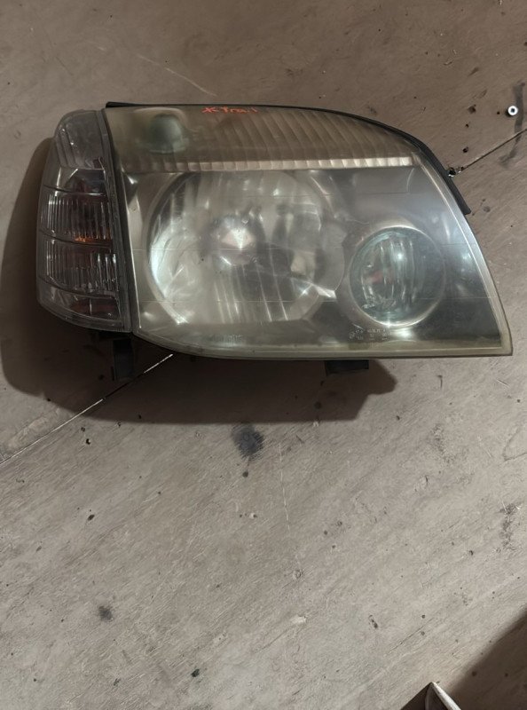 Faro delantero Nissan X- Trail LH 