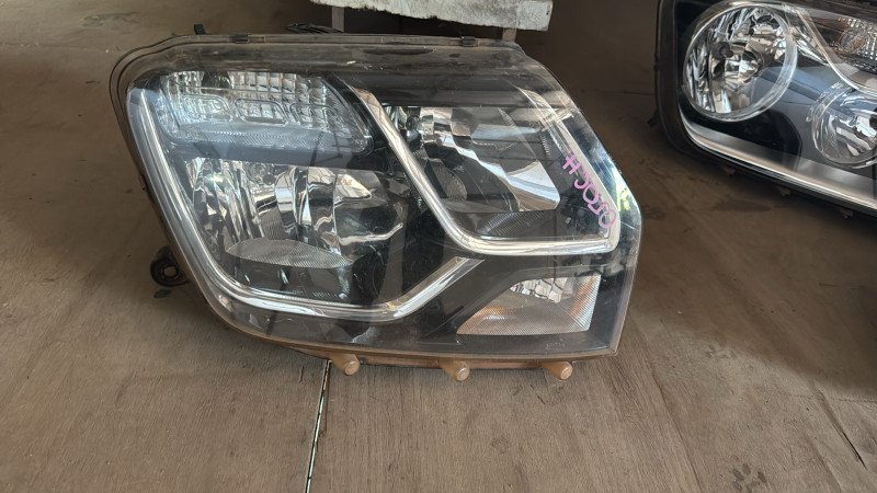 Faro delantero Renault Oroch LH 