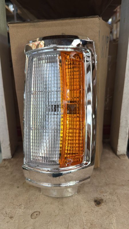 Faro Esquinero Mitsubichi L200 87 LH