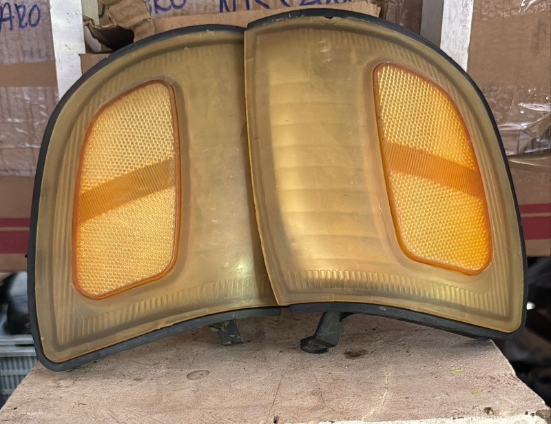  Faro Esquinero Hilux Surf 02 LH