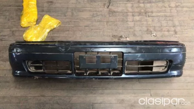 Paragolpe envolvente trasero Nissan Sunny (usado)