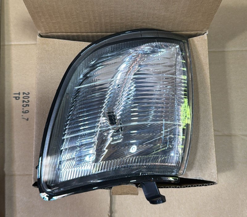 Faro Esquinero Toyota Runner 99 LH