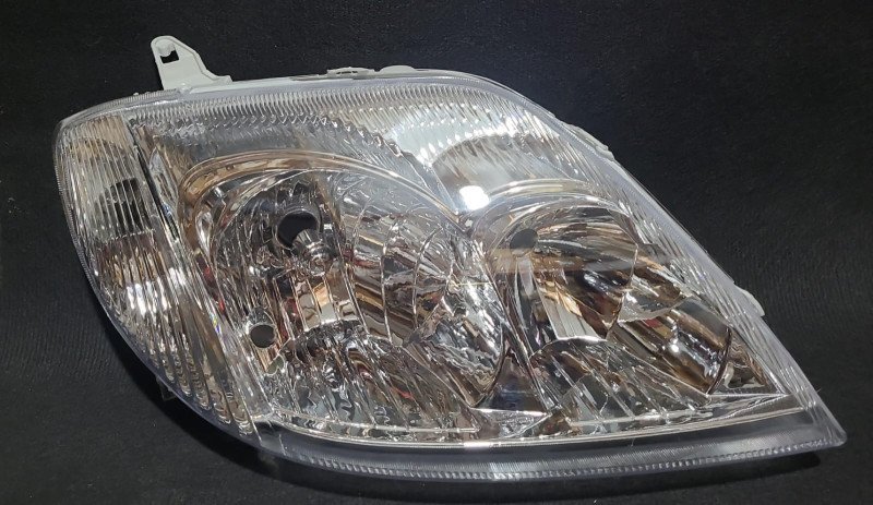 Faro delantero toyota Runx doble parabola RH