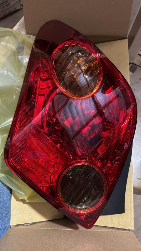 Faro trasero Toyota IST 05 LH 