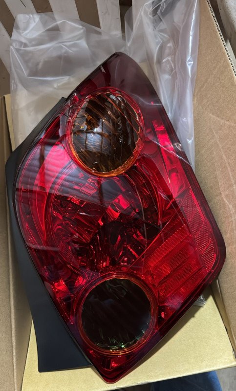 Faro trasero Toyota IST 05 RH 