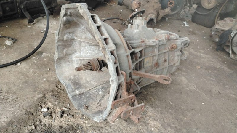 Caja mecanica 4x2 Ford F1000