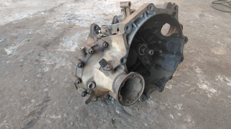 Caja mecanica 4x2 VW Gol Trend