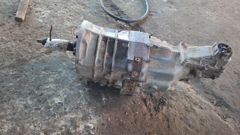 Caja Mecanica 4x2 Toyota Palanca al piso 
