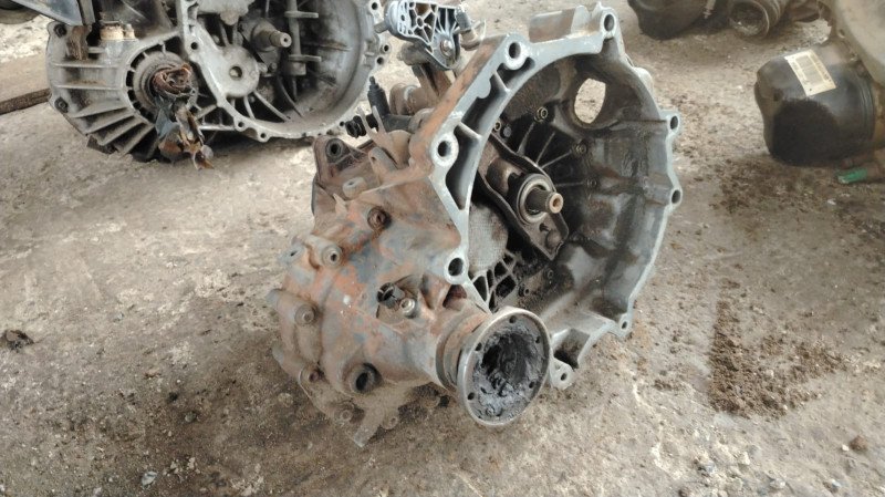 Caja mecanica 4x2 VW Gol trend 2012 (2und)