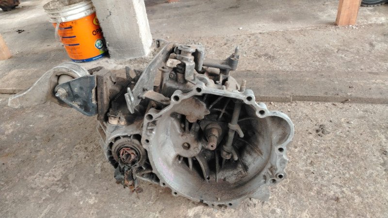Caja mecanica 4x2 Hyundai Santa Fe 02