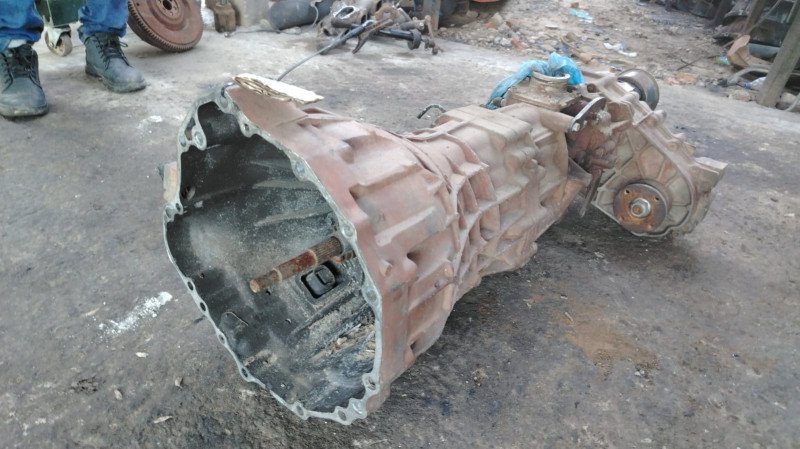 Caja mecanica 4x4 Nissan Frontier 2012 Motor YD25 