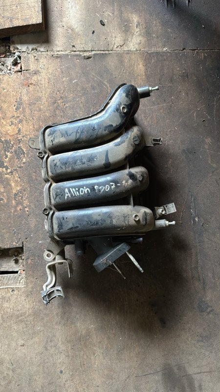 Multiple de admision Toyota Allion 07