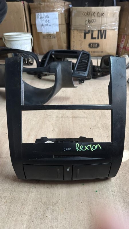 Moldura de Ssanyong Rexton 