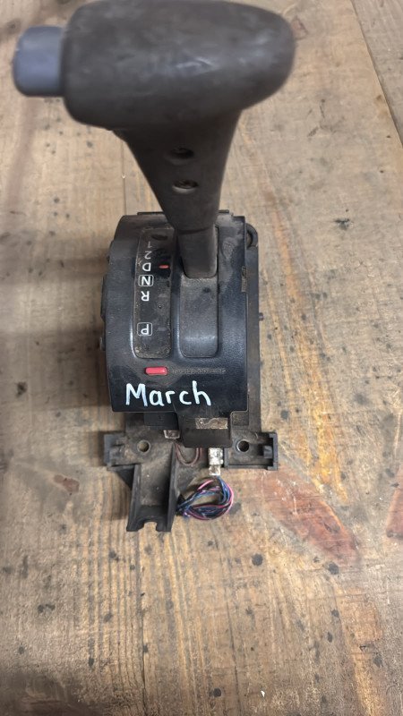 Automatica Nissan March 