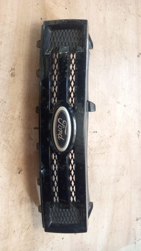 Parrilla frontal  Ford Eco Sport
