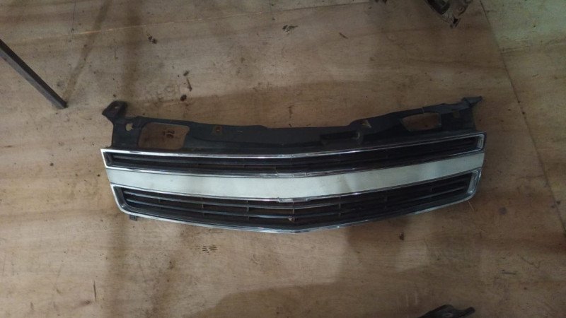 Parrilla frontal Toyota Corsa 2008